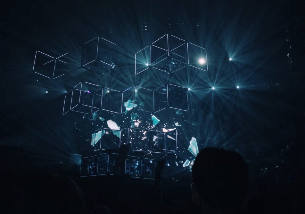 an abstract image depicting multihoming